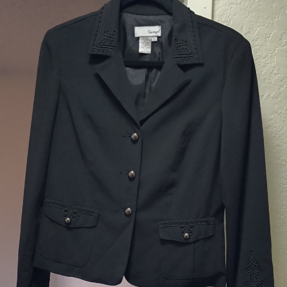 Spiegel Black Blazer with Embroidered Collar